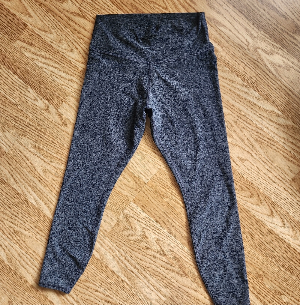 Alo Leggings LIKE NEW Size Small
